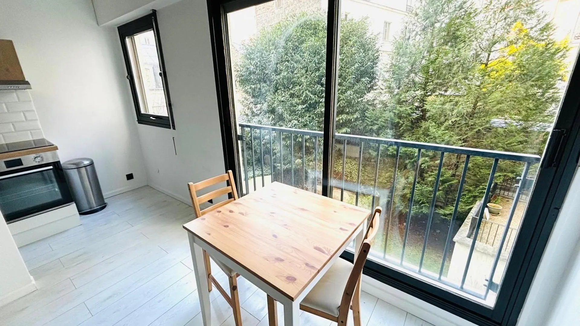 Apartment Studio Tour Eiffel La Muette Paris France